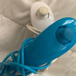 2 Nintendo Wii Nunchucks 