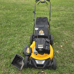 Dewalt 21" Self-propelled Lawn Mower 