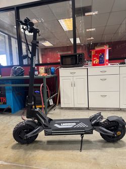 Dual-motor high-speed electric scooter