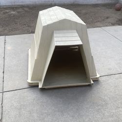 Outdoor Dog House 30x34 inches