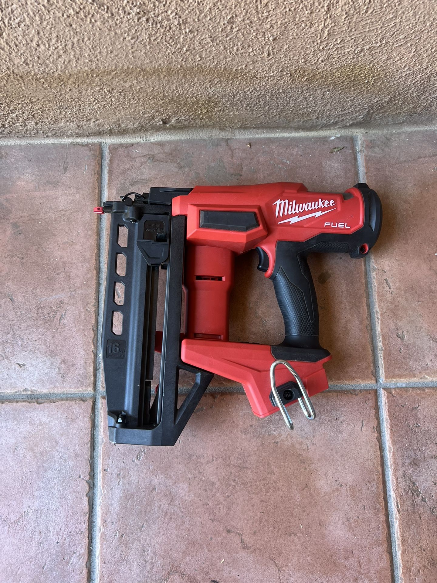 Milwaukee M18 FUEL Brushless Cordless Gen ll 16-Gauge Straight Finish Nailer TOOL ONLY