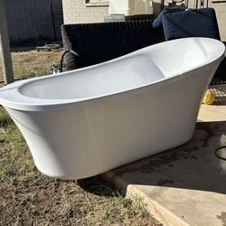 OVE Decors 70" Skylar Freestanding Bathtub