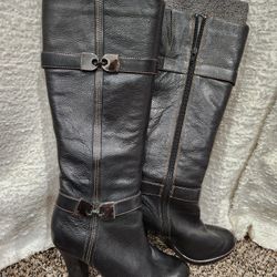 Women Boots Size 7.5