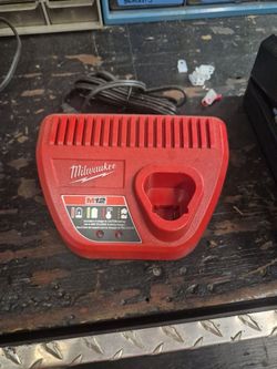 M12 milwakee battery charger