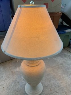 Table lamp w/ light bulb
