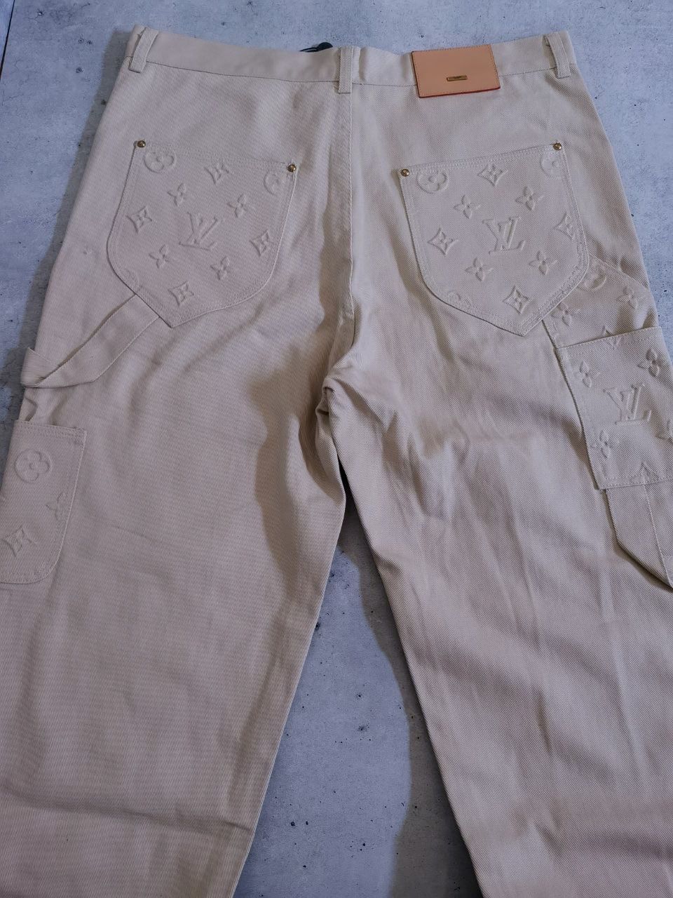 LV Louis Vuitton Monogram Workwear Denim Carpenter Pants Off-White 34 for  Sale in City Of Industry, CA - OfferUp