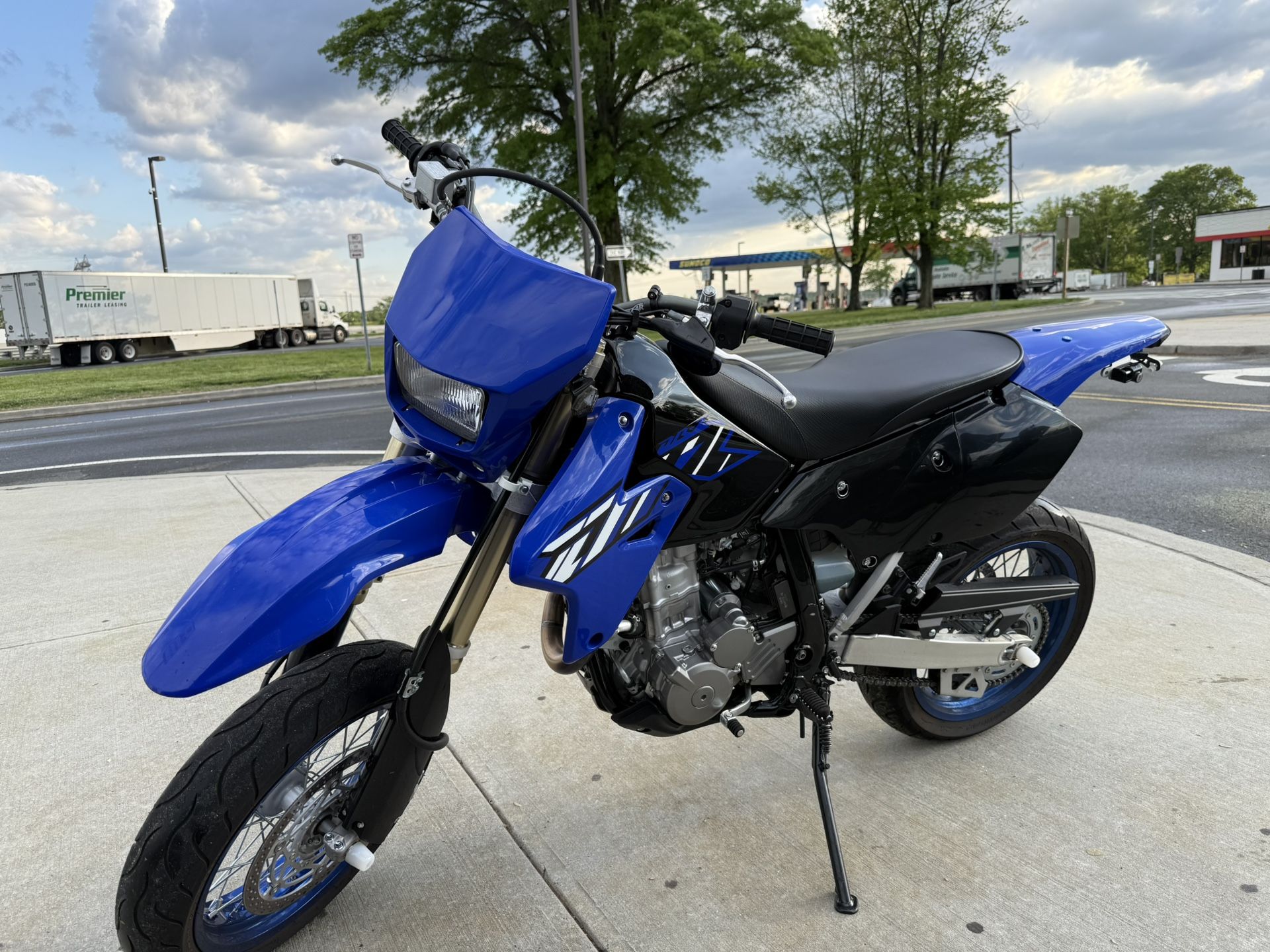 2023 Suzuki Drz400sm