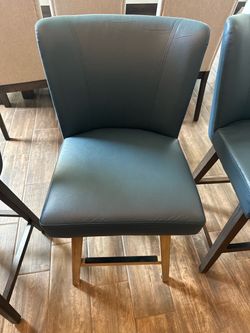 3 Bar Stools