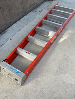 8ft Ladder (300Lb Weight Capacity)