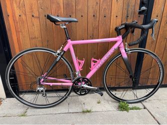 Trek 2200 road bike looks and rides great lightweight 54cm