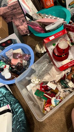 Home products and decorations $1 each