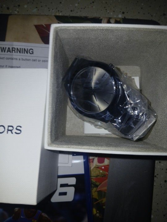 Michael Kors
Oversized Slim Runway Black-Tone Watch