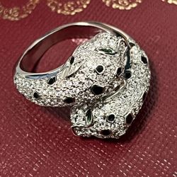 18k white gold ring Adjustable. Very good.