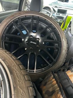 Preteol 18in rims (4) 5x105 with tires