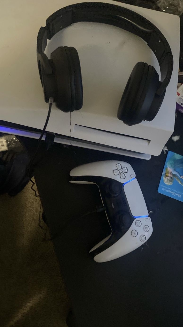Ps5 Comes With Mic and 2k