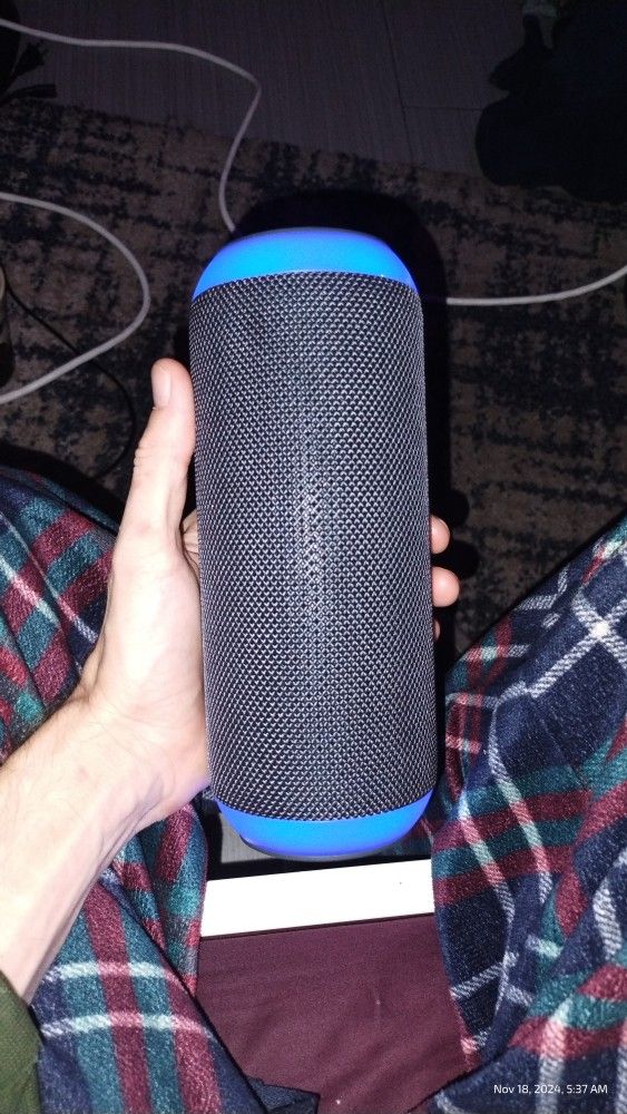 Bluetooth speaker with lights