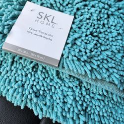 Brand New Teal Bath Mat