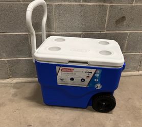 Coleman 40 Quart Blue Wheeled Cooler hold 59 cans 30$cash