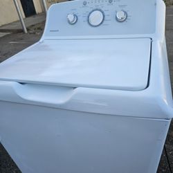 Hotpoint Washer Working Perfectly Fine Very Clean Super Capacity I Can Deliver To You 90 Days Warranty 