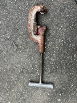 RIDGID Model 2-A Heavy-Duty Steel Pipe Cutter