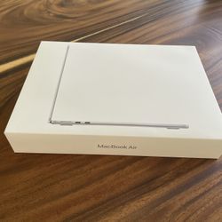 Apple - MacBook Air 13-inch Laptop - Apple M4 chip Built for Apple Intelligence - 16GB Memory - 512GB SSD - Silver