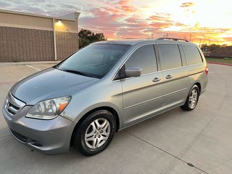 Honda Odyssey 2005 título limpio