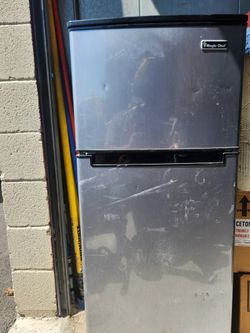 Magic Chef Large Mini Fridge