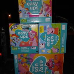 Pampers easy ups 2T-3T 4 boxs total 386 diaper/trainers for one great price sealed 👌 