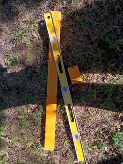 A DeWalt Yellow Construction Level w/ Case