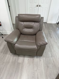 Gray leather reclining furniture