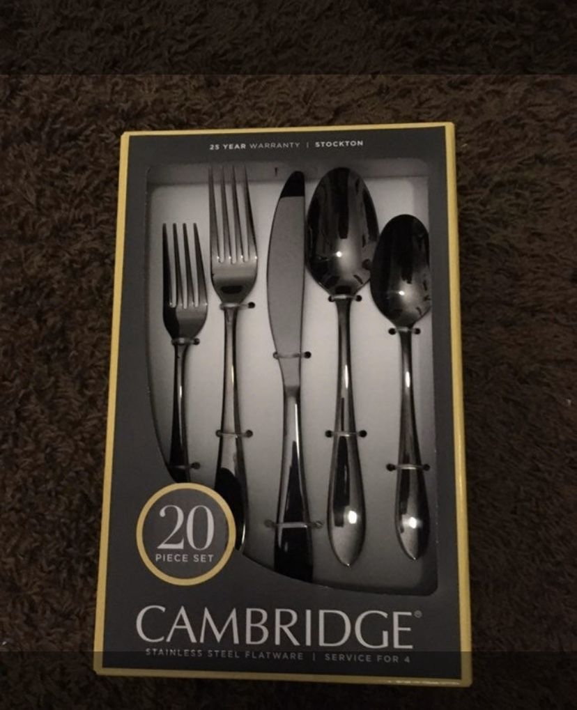 Elegant Black Mirror 20 Piece Silver Set