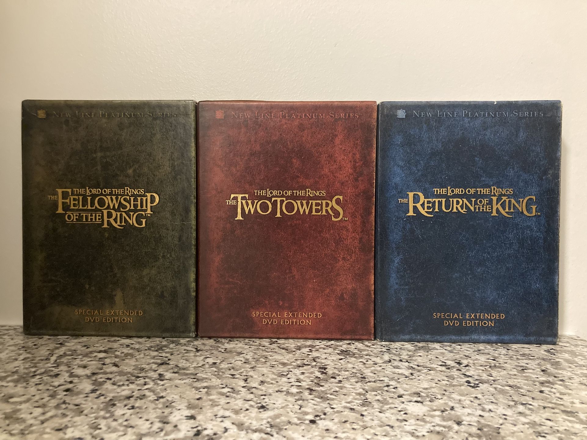 THE LORD OF THE RINGS, THE FELLOWSHIP OF THE RING, THE TWO TOWERS, & THE RETURN OF THE KING, SPECIAL EXTENDED DVD EDITION (4 DISC SETS) π