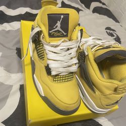 Air Jordan 4s yellow Thunder| Size 8 men, 9.5 Women