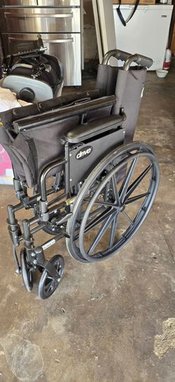 Wheelchair 350 LB CAPACITY- **NEW**