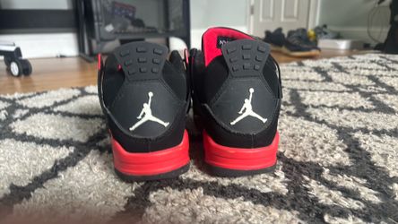 Bred Jordan 4s size 8.5