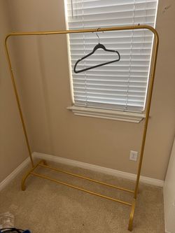 Clothes hanger