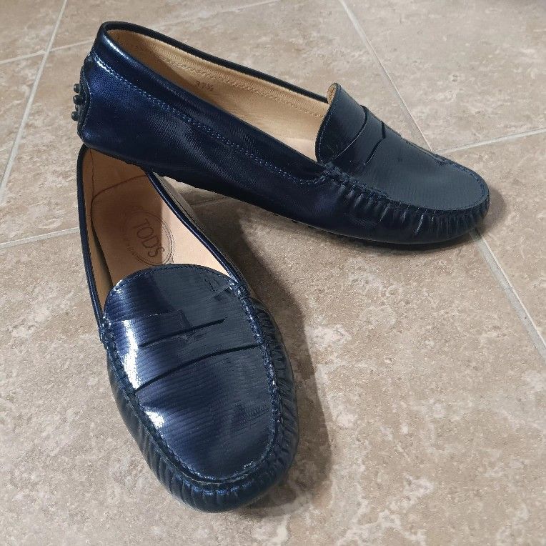 Tod’s Navy Blue Leather "Gommino" Driving Loafers Wo.37.5 (US 7.5)