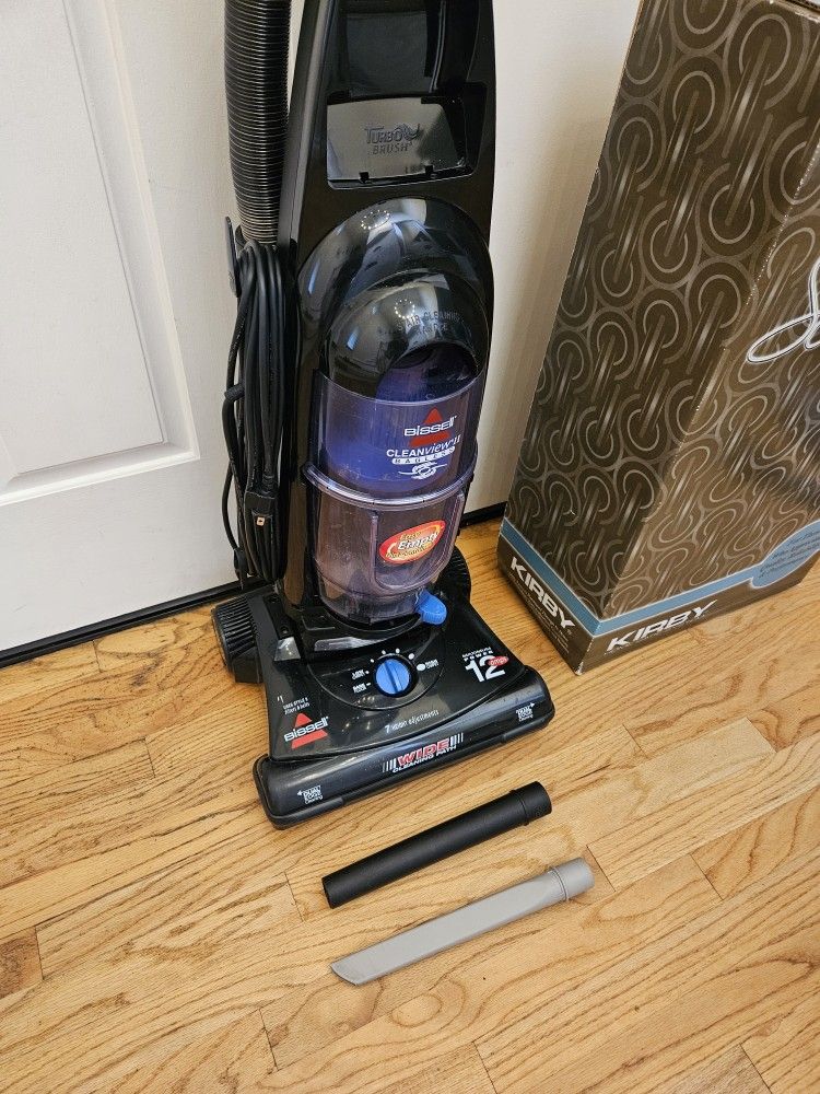 New Cond BISSEL VACUUM CLEANER WORKS EXCELLENT , AMAZING POWER SUCES. WORKS EXCELLENT. IN THE BOX