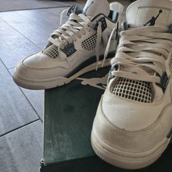 Jordan 4 