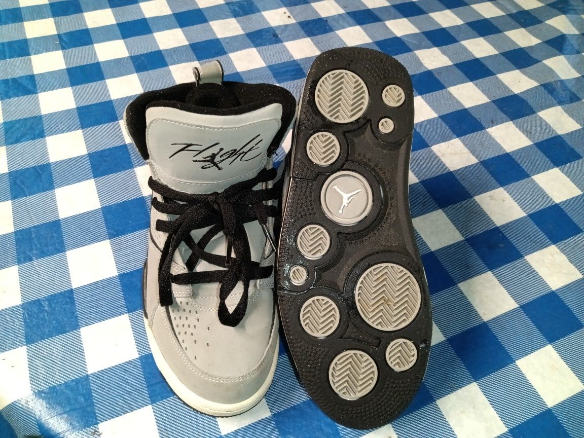 Jordan Sneakers Size 5 Y