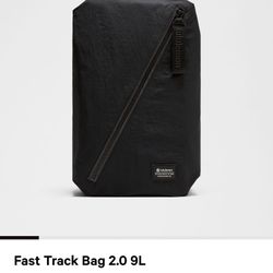 Lululemon Fast Track Bag