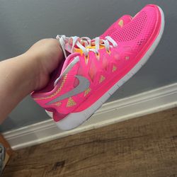 Nike running shoes 6 Youth