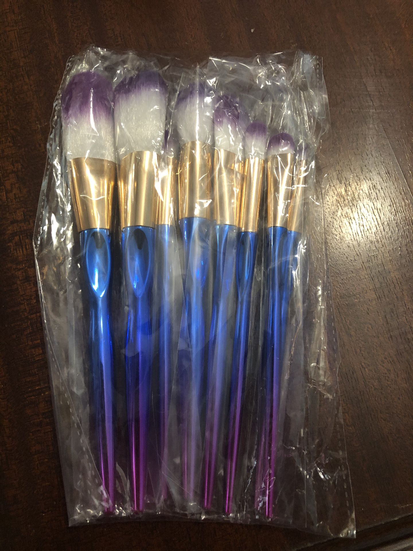 New 8 pk of makeup brushes $10