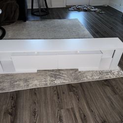 Entertainment center 