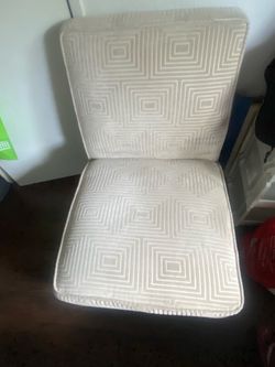Comfy sitting chairs