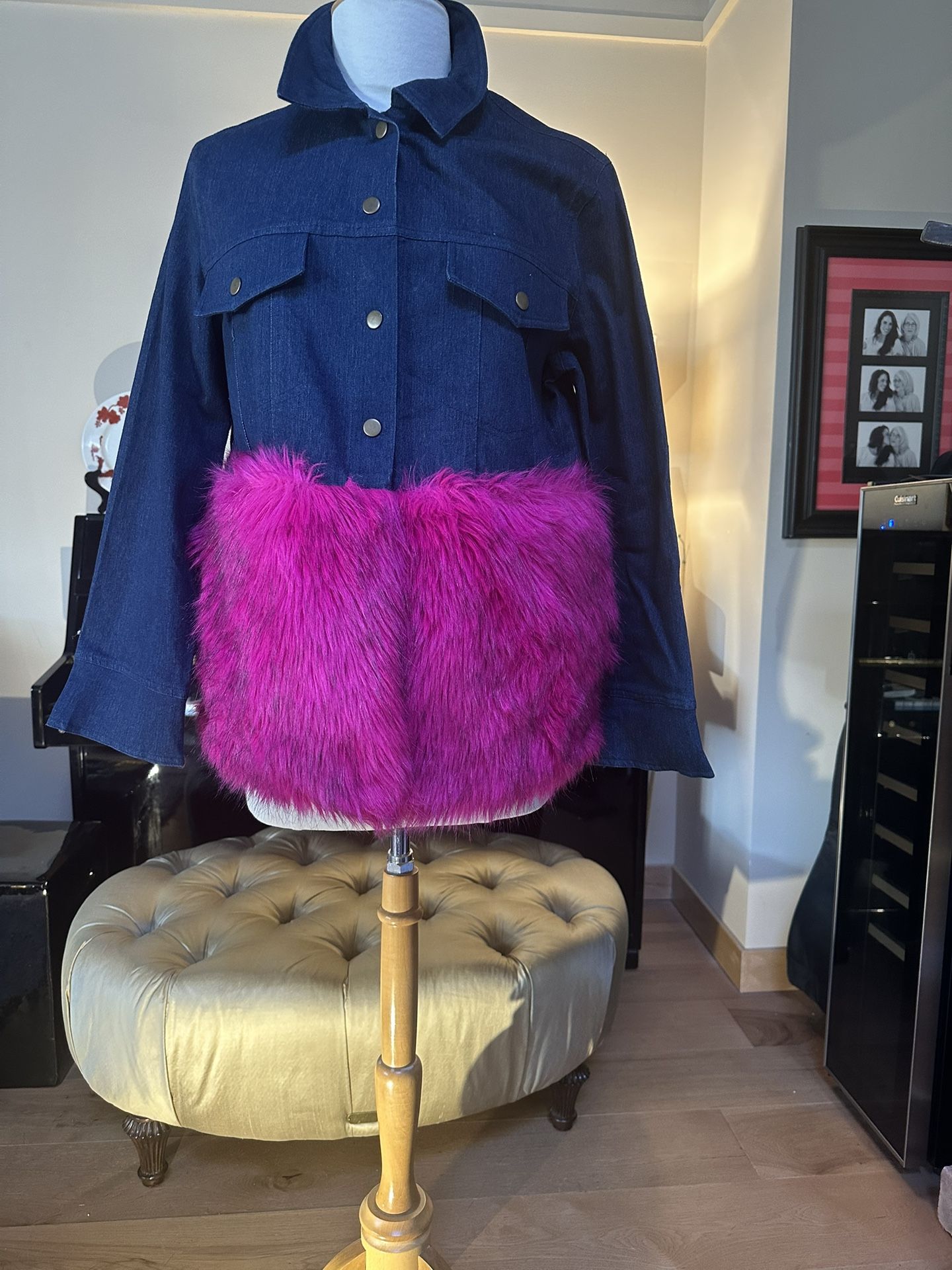Retro vibe Size Large Denim Jacket With Hot Pink Faux Fir Trim!