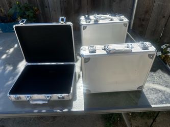 Hard shell carrying case