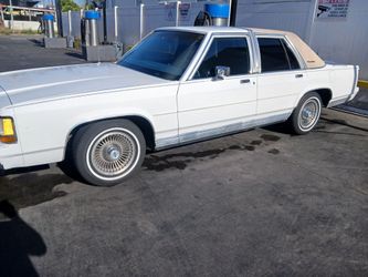1990 Ford Crown Victoria