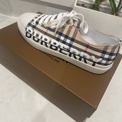 Burberry converse 