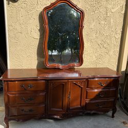 Vintage dresser 